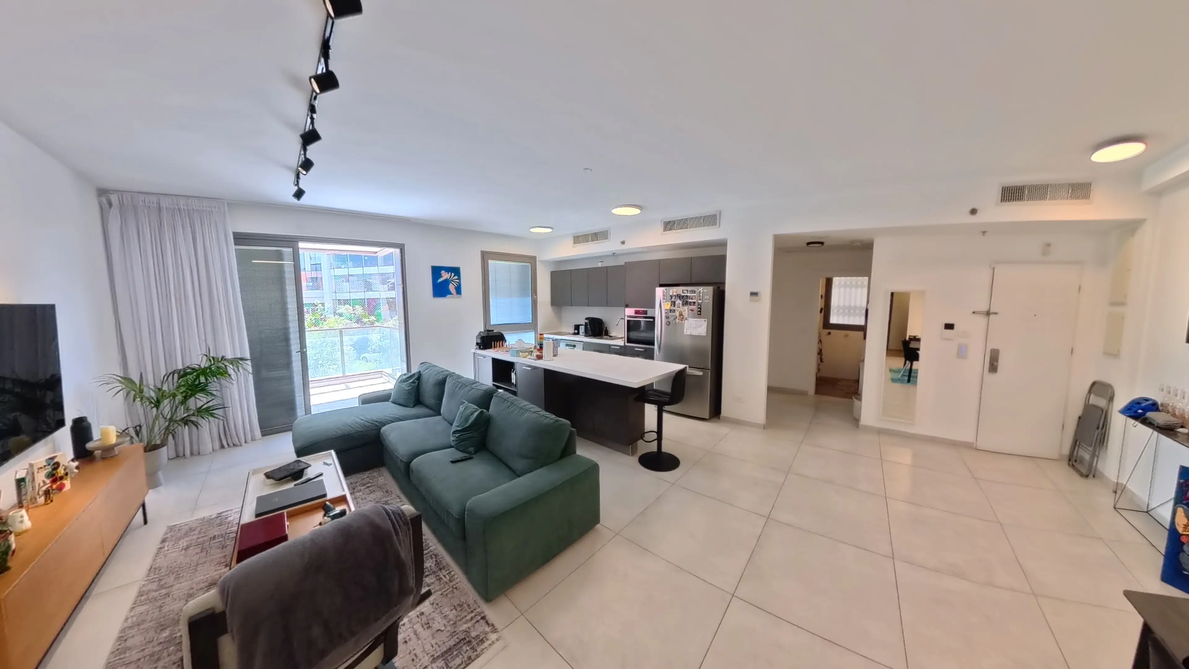 FAMILY APARTMENT • UPGRADED KITCHEN