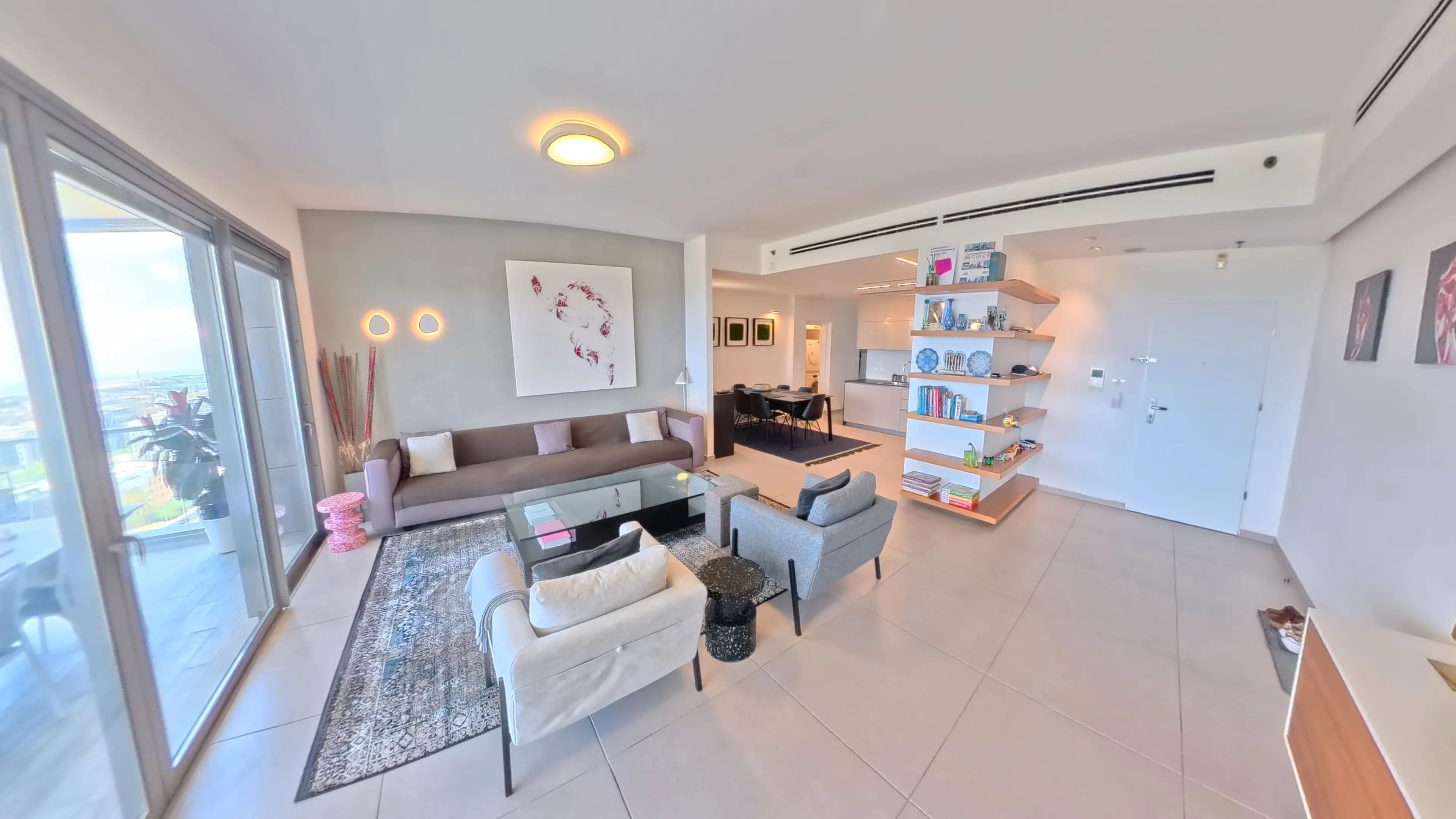 OPEN VIEW & GENEROUS SPACE