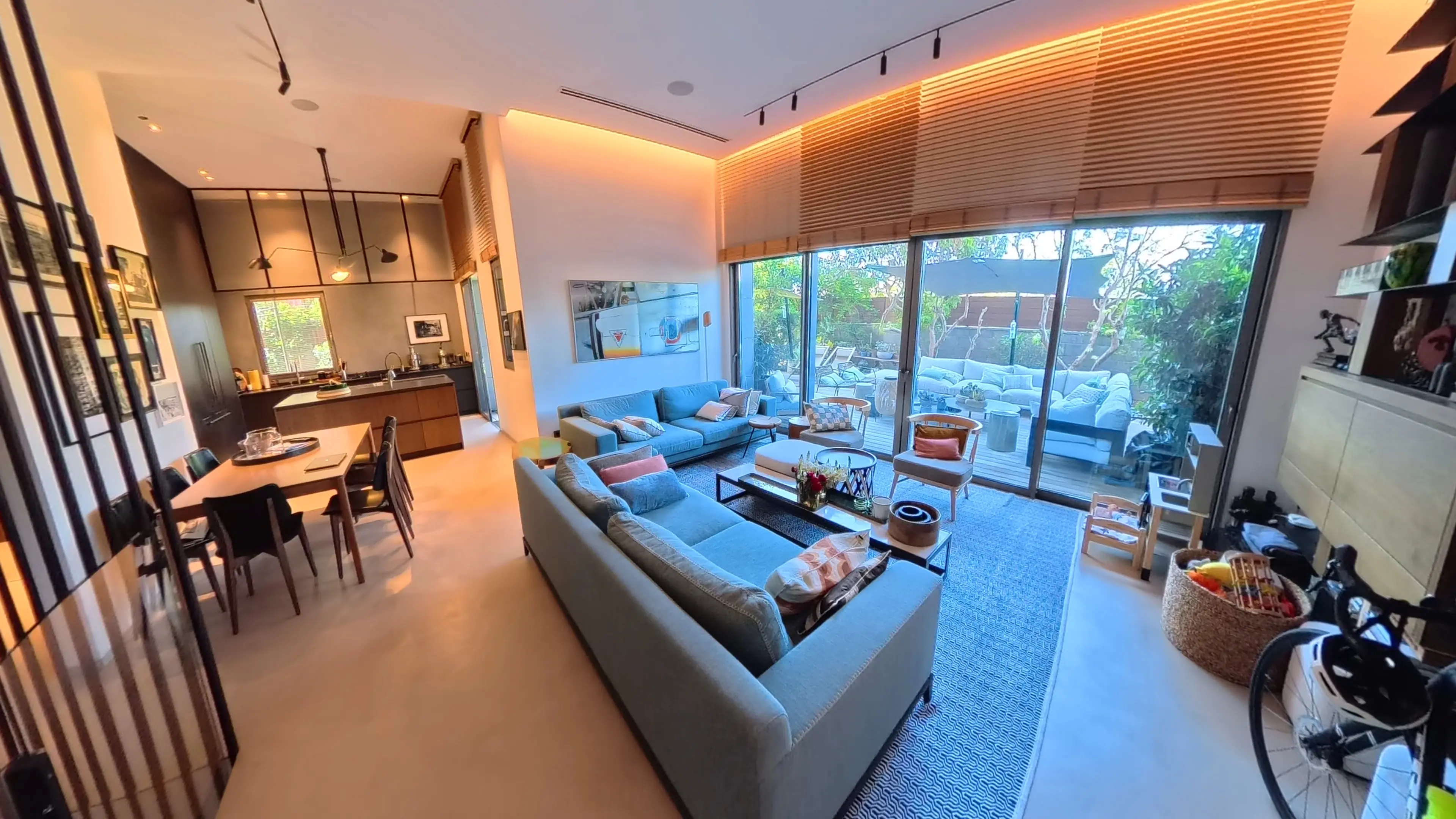 LUXURY GARDEN DUPLEX • PRIVATE POOL